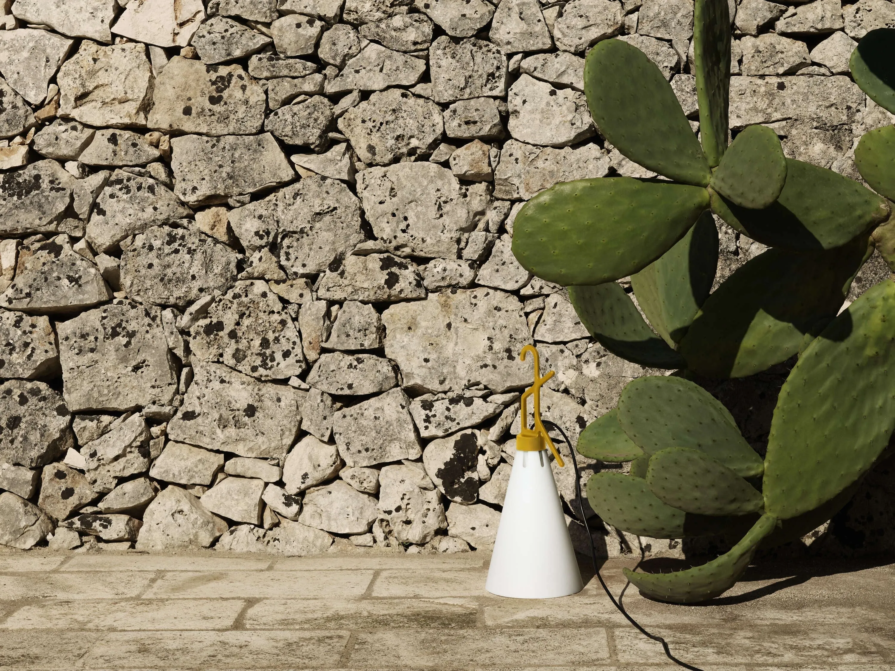 Flos Mayday Outdoor Allzweckleuchte, Mustard Yellow