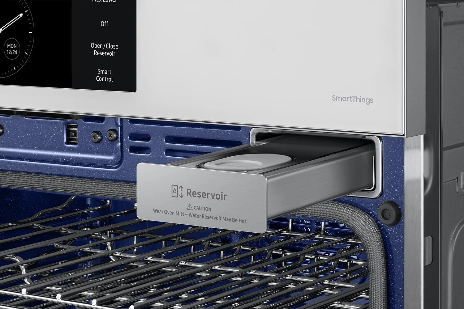 Samsung BESPOKE White Glass Single Oven (5.1 cu. ft) - NV51CB700S12AA