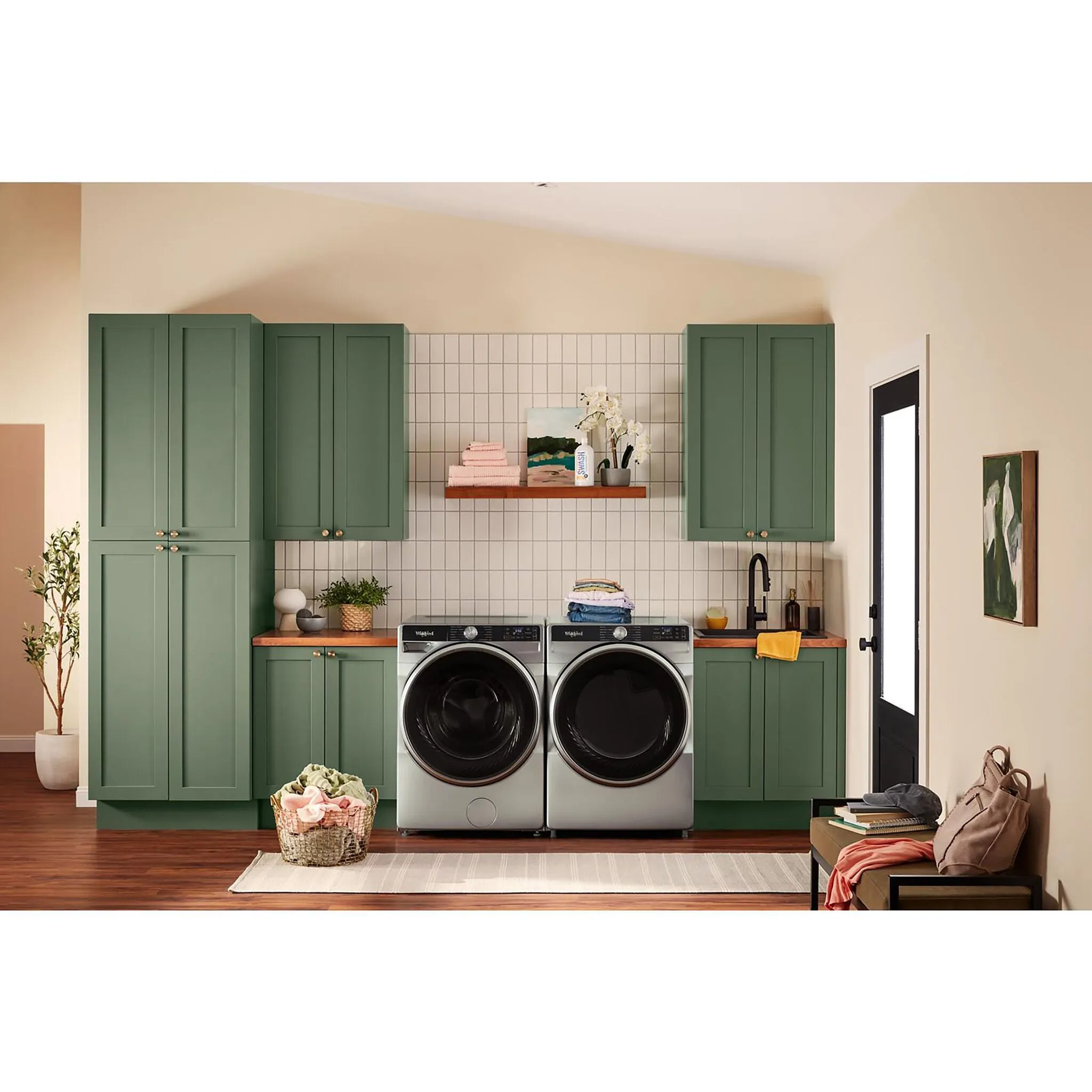 Whirlpool Radiant Silver Electric Dryer (7.4 Cu.Ft.) - YWED5720RR